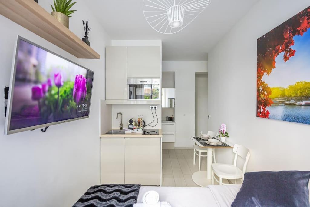 Cozy Studio Near The Eiffel Tower ปารีส ภายนอก รูปภาพ
